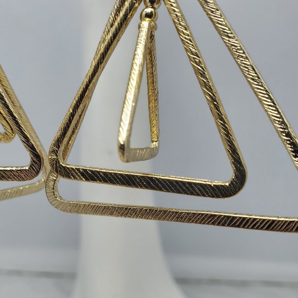 FREE SPIRIT 3 TRIANGLE GOLD HOOP BALI FASHION EARRING - Picture 2 of 3